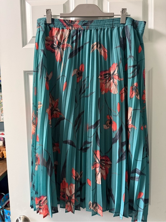 a new day Dresses & Skirts - a new day Teal Pleated Floral Midi Skirt with Coral Accents